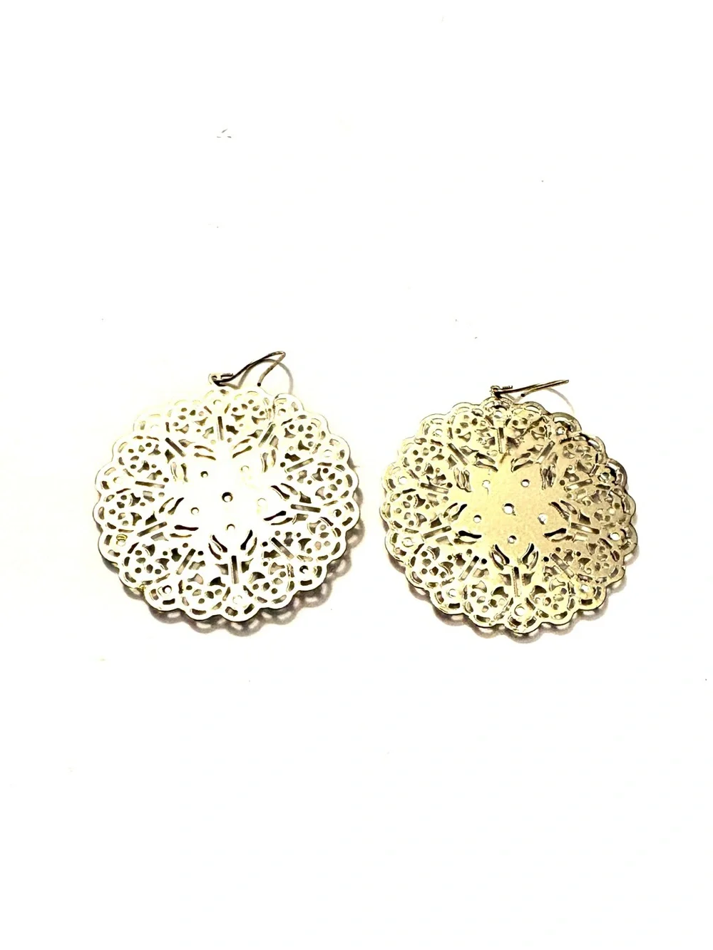 FASHION JEWELRY Filigree Medallion Crystal Earrings, gold